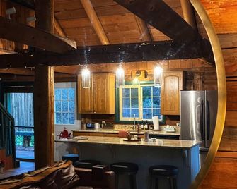 Whitehorse Mountain Retreat - Hot tub - Fireplace - Arlington
