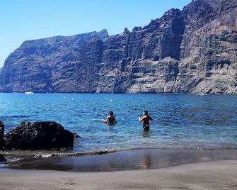 Romantic Retreat In Prime Position With Stunning Views To Cliffs, Marina & Sea - Los Gigantes