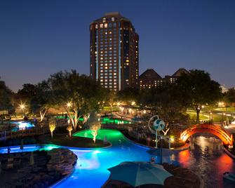 Hilton Anatole, Dallas - דאלאס - בריכה