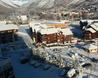 SERRE CHEVALIER: At the foot of the slopes and at the start of hiking trails - La Salle-les-Alpes - Будівля