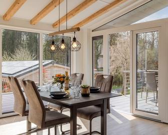 Chalet Seeblick I Terrasse I Aussicht I Wandern - Hillesheim - Comedor