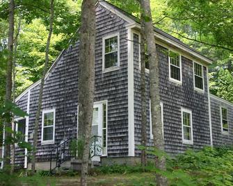 Highland Cottage: Nestled Between the Atlantic Coast and the White Mountains - West Baldwin - 建築