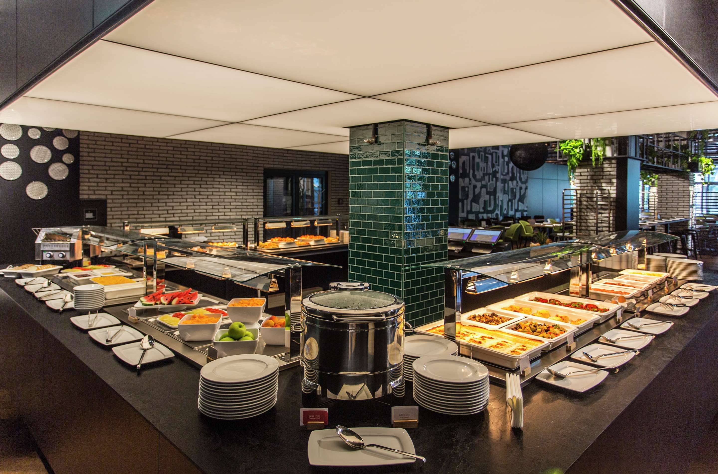 Buffet view of Hilton Garden Inn Zagreb - Radnicka