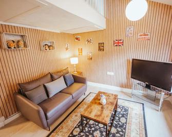 Kendal Holiday Flats - Kendal - Living room