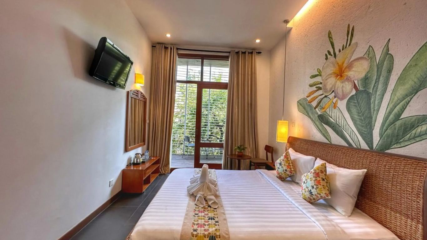 Monsoon Riverside Hotel