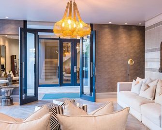 aha The Rex Hotel - Knysna - Wohnzimmer