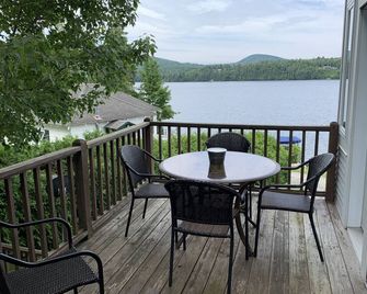 Lake Willoughby Northeast Kingdom of VT, Beautiful year-round lakefront home - Westmore - Balcón