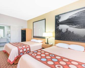 Super 8 by Wyndham Wichita South - Wichita - Bedroom