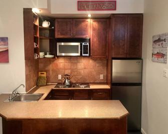 Cute And Cozy Tremblant Chalet - Mont-Tremblant - Kitchen