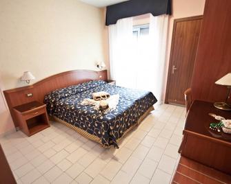 Hotel Miramare Chioggia Sottomarina Con Piscina - Sottomarina - Camera da letto