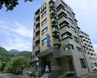 Ruo Shui Hotspring Hotel - Jiaoxi Township - Building