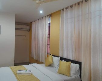 Hotel Golden Stay - Bangalore