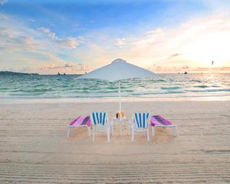 Grand Blue Beach Hotel - Boracay - Beach