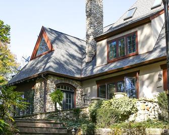 Spacious French Country Farm Escape - Chapel Hill - Budynek