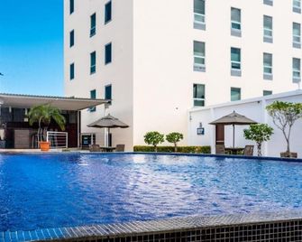Hotel Hex - Managua - Pool