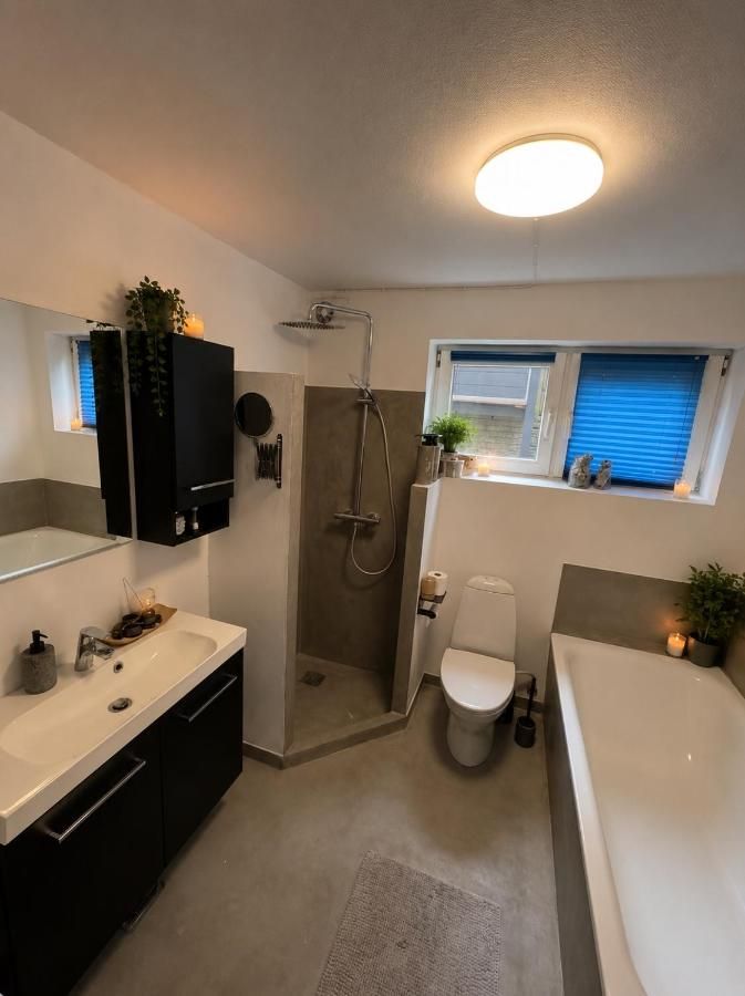 Hyggeligt Værelse med fælles opholdsrum og toilet – Vamdrup