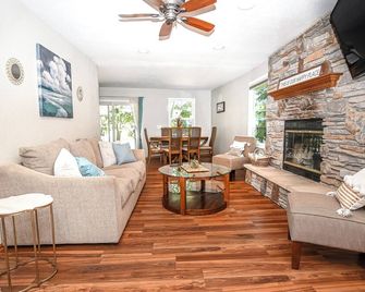 Perfect Waterfront Getaway between the Lakes - Montello - Sala de estar