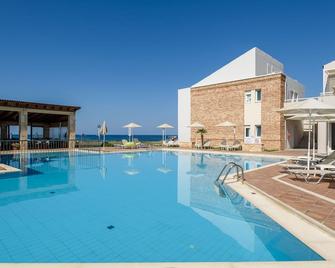 Kostakis Beach - Gerani - Pool