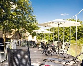 Schlosshotel Neufahrn - Neufahrn in Niederbayern - Patio
