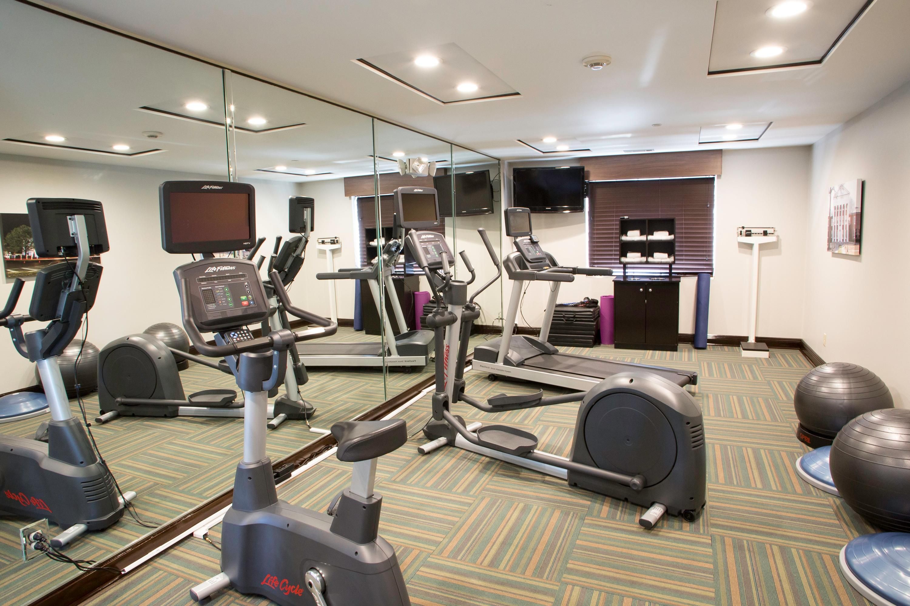 Gym view of Holiday Inn Express & Suites Oxford