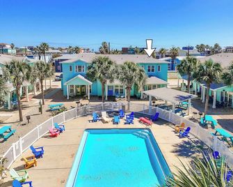 Blessed Getaway Stay for 10! - Port Aransas - Pool