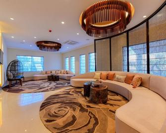 Four A Lords Resort Jammu - Jammu - Lounge