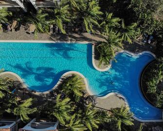 Coco Breeze Private Residence - Coco - Piscina