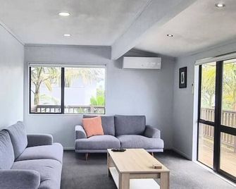 Beach Base - The Mount - Mount Maunganui