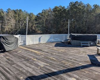 Water tank conversion. Spacious 4-bed 2-bath in enchanting Minden. - Minden - Balkon
