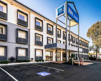 ibis budget Campbelltown - Campbelltown - Building