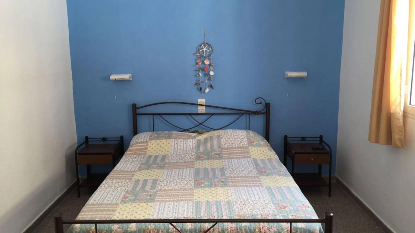 أبوستولاكيس روومز