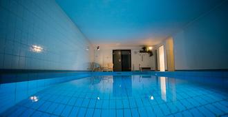 Hotel Am Sportpark - Duisburg - Pool