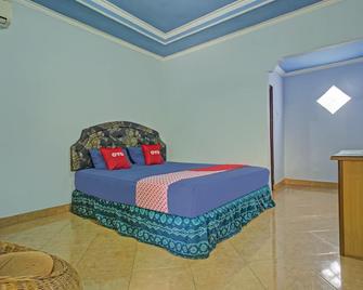 OYO 3724 Penginapan Baiti Jannati Syariah - Banjarbaru - Bedroom