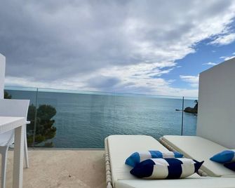 Hotel La Calanque - Cavalaire-sur-Mer - Balcony