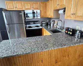 Chic Almafi Lux Suite/Downtown Cleveland - Cleveland - Kitchen