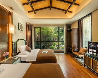 Lijiang Nuoqi Snow Mountain Blossom Court Resort Villa - Lijiang - Bedroom