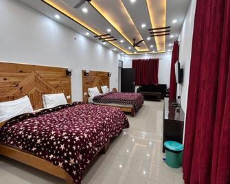 Hotel Himalayan Foxhole - Chakrāta - Bedroom