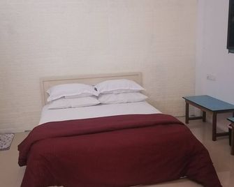 The Rose Garden House - Addu City - Schlafzimmer