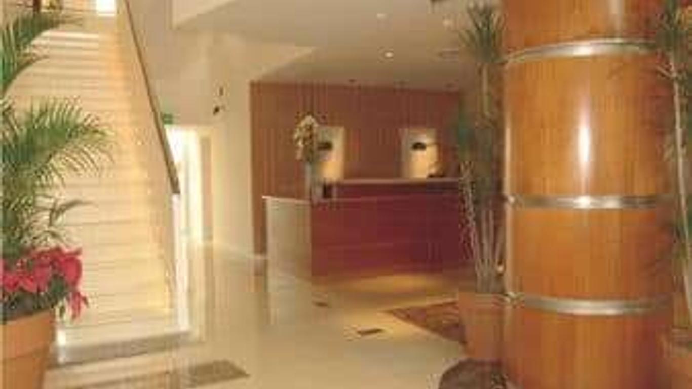 Howard Johnson by Wyndham Villa Maria Casino