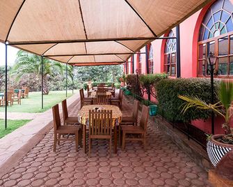 Highview Hotel - Karatu - Patio