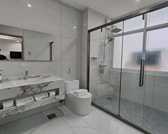 Mactan Grand Golden Hotel near Airport - Cebu