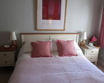 Peaceful relaxing cottage for 2 in stunning scenery beside Loch Lomond - Alexandria - Bedroom