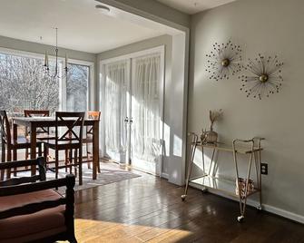 Spacious river front home located on the beautiful Clinch River. Unique! Clean! - Cedar Bluff - Dining room