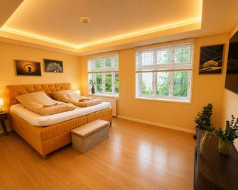 4Seasons -Amber Spring Suite - Aalborg - Living room
