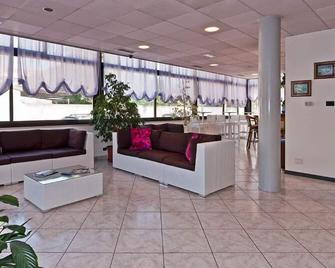 Hotel Prestige - Camaiore - Lobby