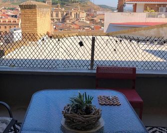 Homerez - Apartment in the Heart of Tudela - Tudela - Balcón