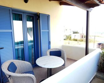 Aquarius Village Apartments Αγκίστρι - Skala - Μπαλκόνι