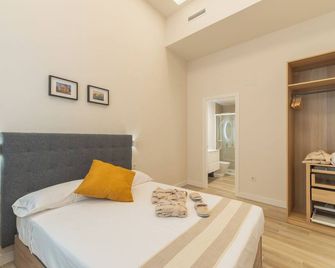 Qe Apartments - Kadyks - Sypialnia