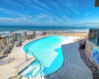 Solana Sunset - Stunning Beachside Retreat for 4 - Solana Beach - Pool