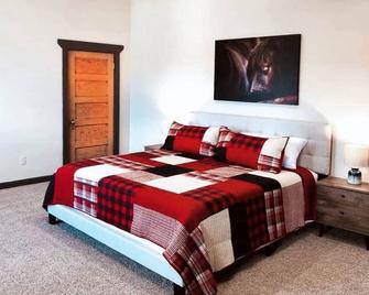 Findley Flat - Pet Friendly! Spacious 1 Br Apartment - Enterprise - Bedroom